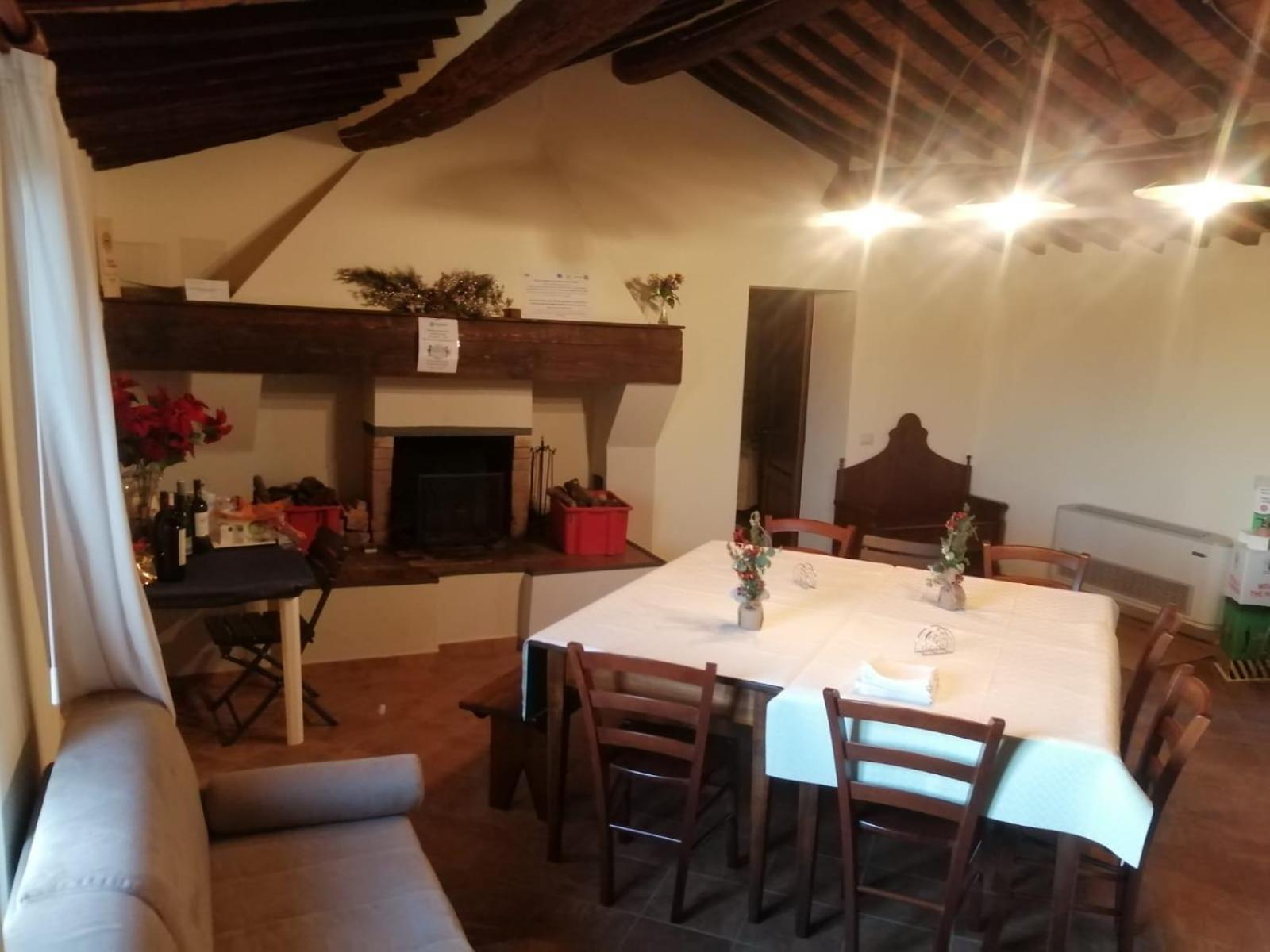 Antica Grancia Di Quercecchio Apartment Montalcino Luaran gambar