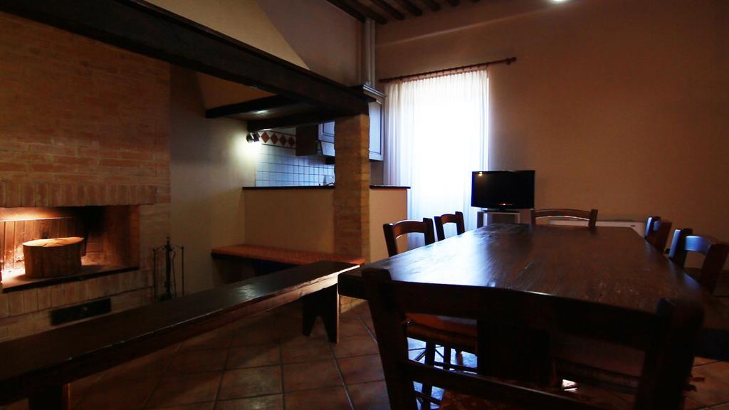 Antica Grancia Di Quercecchio Apartment Montalcino Luaran gambar